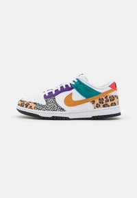 women's nike dunk low se arlm
