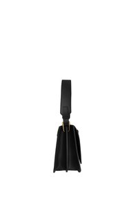 Borsa in pelle nera con un design strutturato, base piatta e tracolla corta. Presenta hardware dorato e dettagli cuciti lungo i bordi.