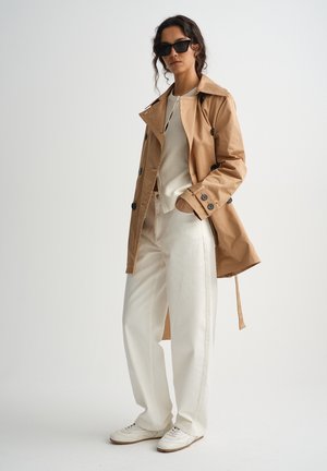 InWear HALOIW SHORT TRENCH - Ballonkabát - tannin
