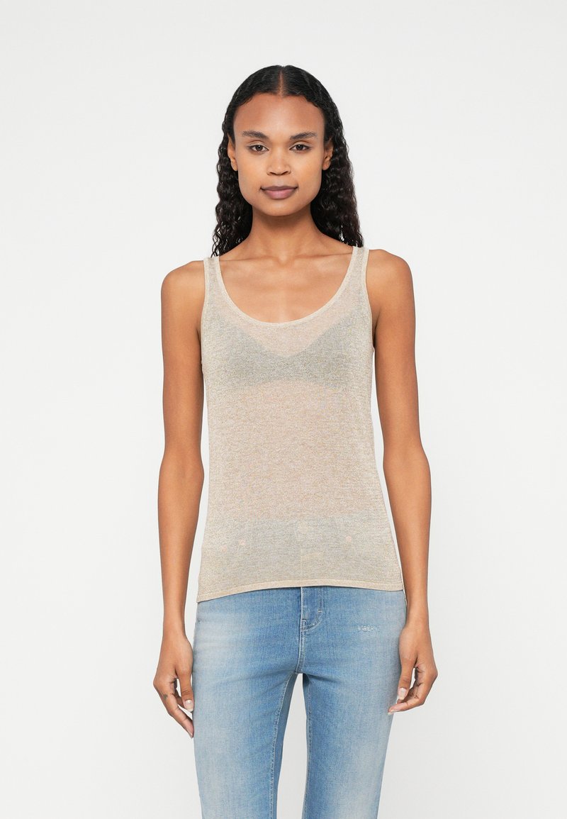 closed Top beige closed Top beige