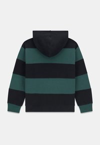 Felpa con cappuccio a righe alternate nere e turchesi. Tessuto morbido, polsini a costine e design a vestibilità rilassata.