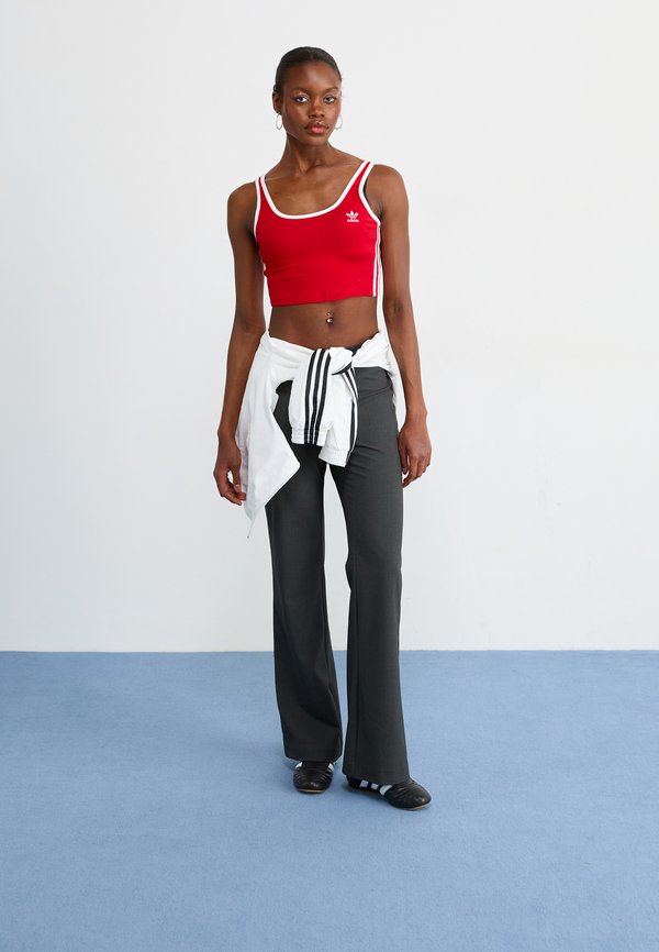 ADICOLOR -STRIPES - Bustier - better scarlet4