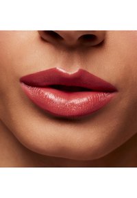 MAC RE-THINK THE PINK AMPLIFIED LIPSTICK - Rossetto - spill the tea