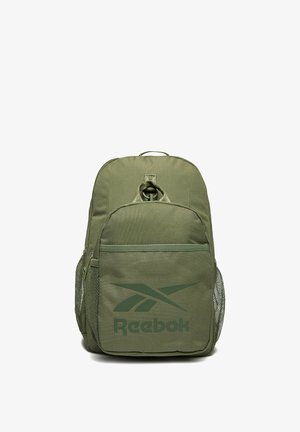 Plecak Reebok w kolorze oliwkowej zieleni z przednią kieszenią na zamek, siateczkowymi bocznymi kieszeniami oraz logo Reebok na przedniej kieszeni.