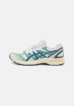 ASICS SportStyle, GEL-TERRAIN UNISEX - Sneaker low - white/rainy lake