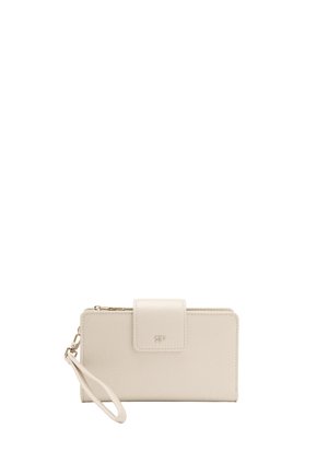 Beżowy skórzany portfel na nadgarstek z klapką na zatrzask, zamykaną na zamek przegródką i odpinanym paskiem na nadgarstek.