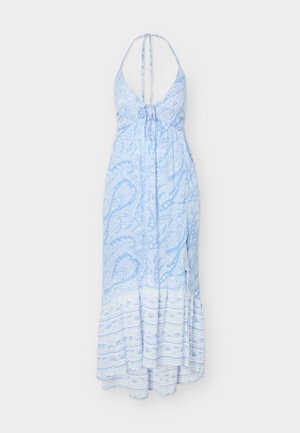 Rochie maxi bleu deschis cu guler halter, modele paisley și florale, detaliu legat la bust și tiv evazat cu model cu dungi.