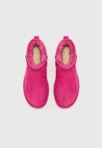 UGG CLASSIC ULTRA MINI - Botas para la nieve - dark peony