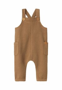 Salopette per bambini marrone con texture, dotata di due bottoni in legno sulle bretelle e tasche su ciascun lato, distesa su uno sfondo bianco.