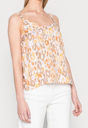 Camisole léger multicolore avec un motif léopard orange et beige, des fines bretelles et un décolleté en V.
