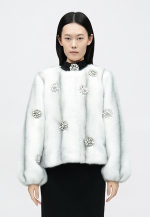 BENSON - Ziemas jaka - ivory