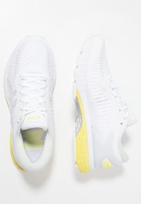 ASICS Zapatillas running asfalto - white