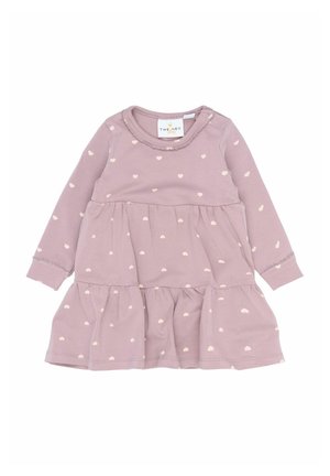 Lilla pikaevarõivas, millel on kogutud seelik ja valged südame mustrid. Pehme puuvillane materjal dekoratiivse kaelusega ja nööbiga sulgemine.