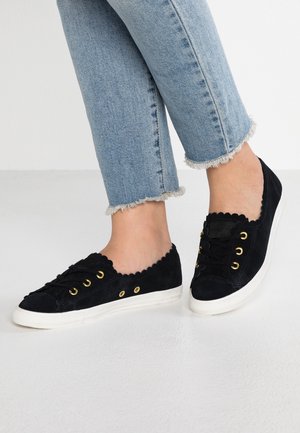 Sneakers - black
