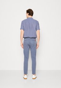 HUGO DAVID - Chino hlače - open blue