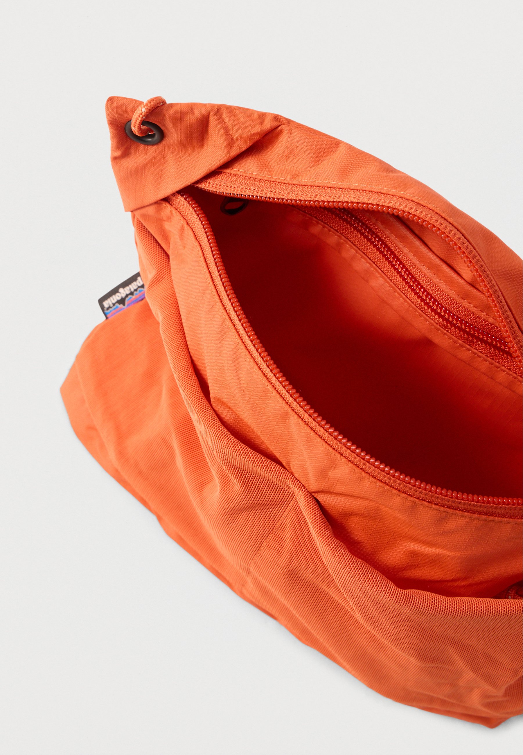 Patagonia TERRAVIA SACOCHE UNISEX - Cross body bag - coal orange