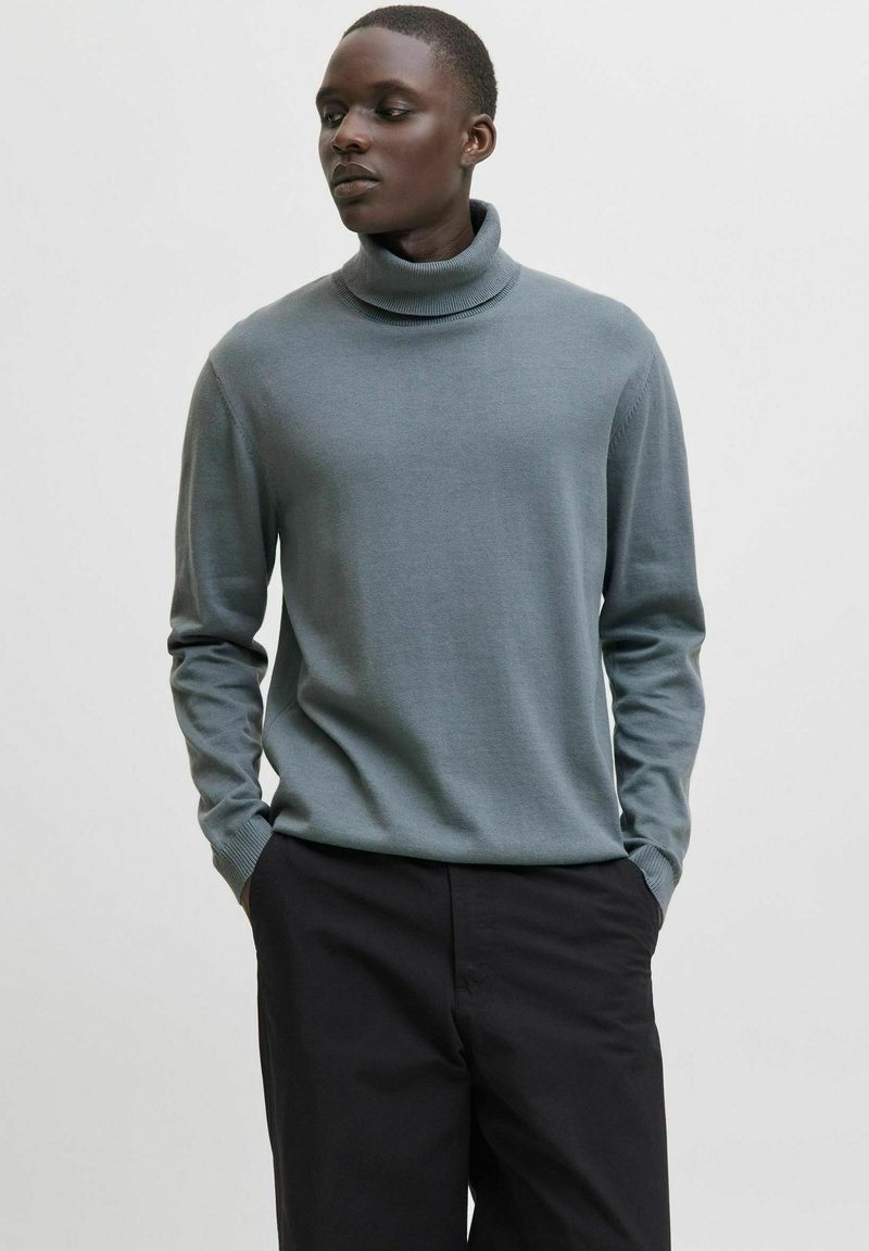 Jack & Jones BASIC ROLL - Striktrøje - stormy weather