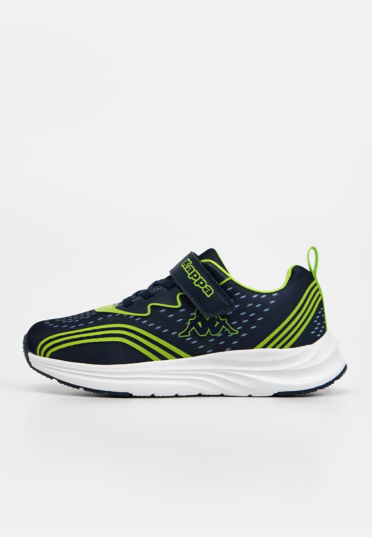 Zapatilla deportiva para niños de color azul marino con detalles en verde neón, cierre de velcro y suela acolchada blanca, con la marca "Kappa" en el lateral y la correa.
