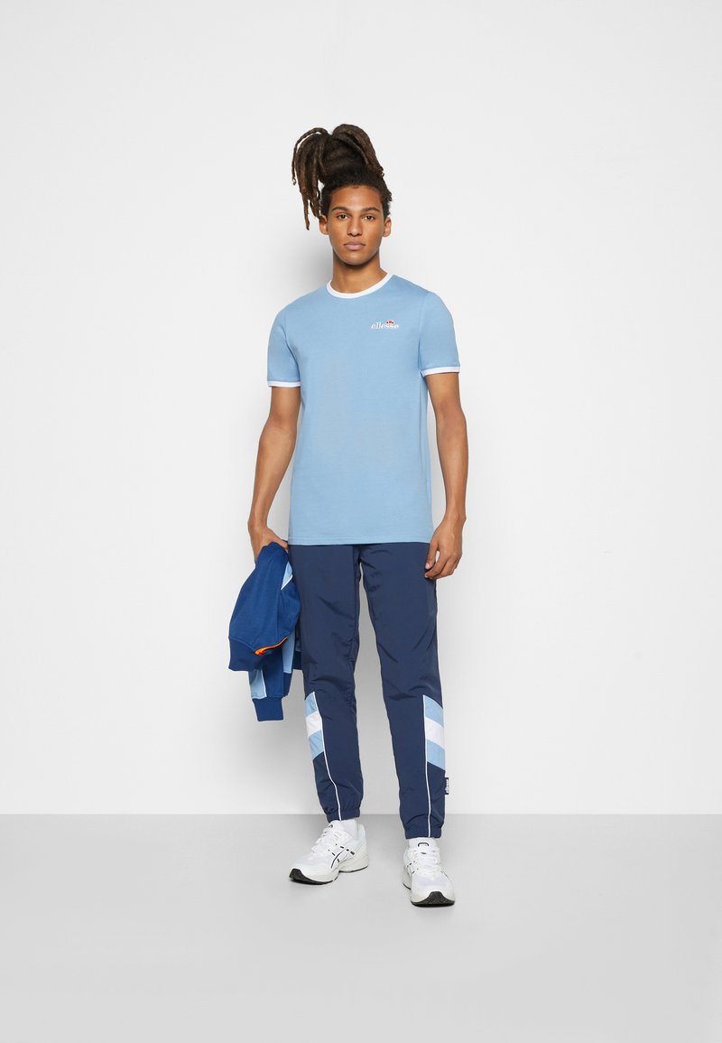 Herren T-Shirts basic | Ellesse MEDUNO T-Shirt basic blue/blau - AS75066 Herren T-Shirts basic | Ellesse MEDUNO T-Shirt basic blue/blau - AS75066