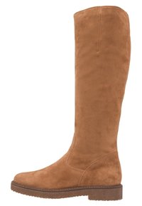 Knee-high botki z beżowego zamszu na płaskiej gumowej podeszwie, o gładkiej teksturze, minimalnym przeszyciu i okrągłym nosku, charakteryzujące się prostym wzornictwem.