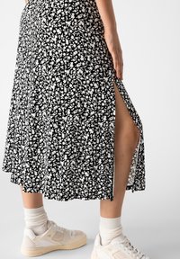 Les Lunes SIENNA - A-linjainen hame - black  white floral