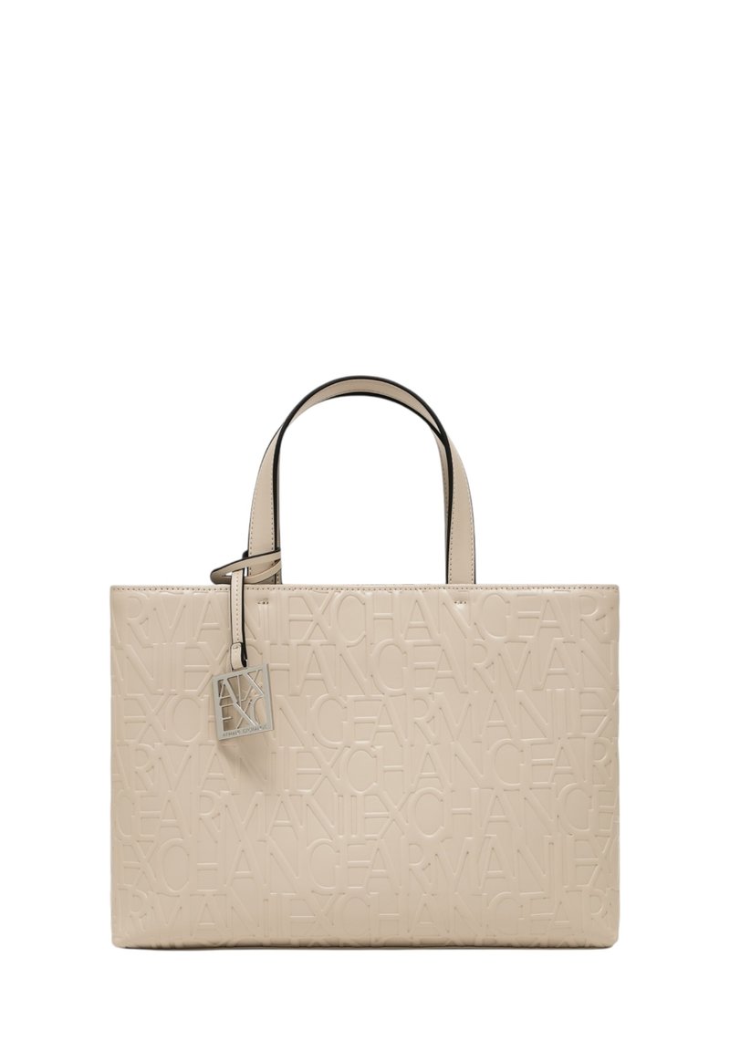 Borsa tote beige in rilievo con doppi manici, dotata di una placca con logo e di una forma rettangolare, texture liscia e sottili dettagli di cucitura.