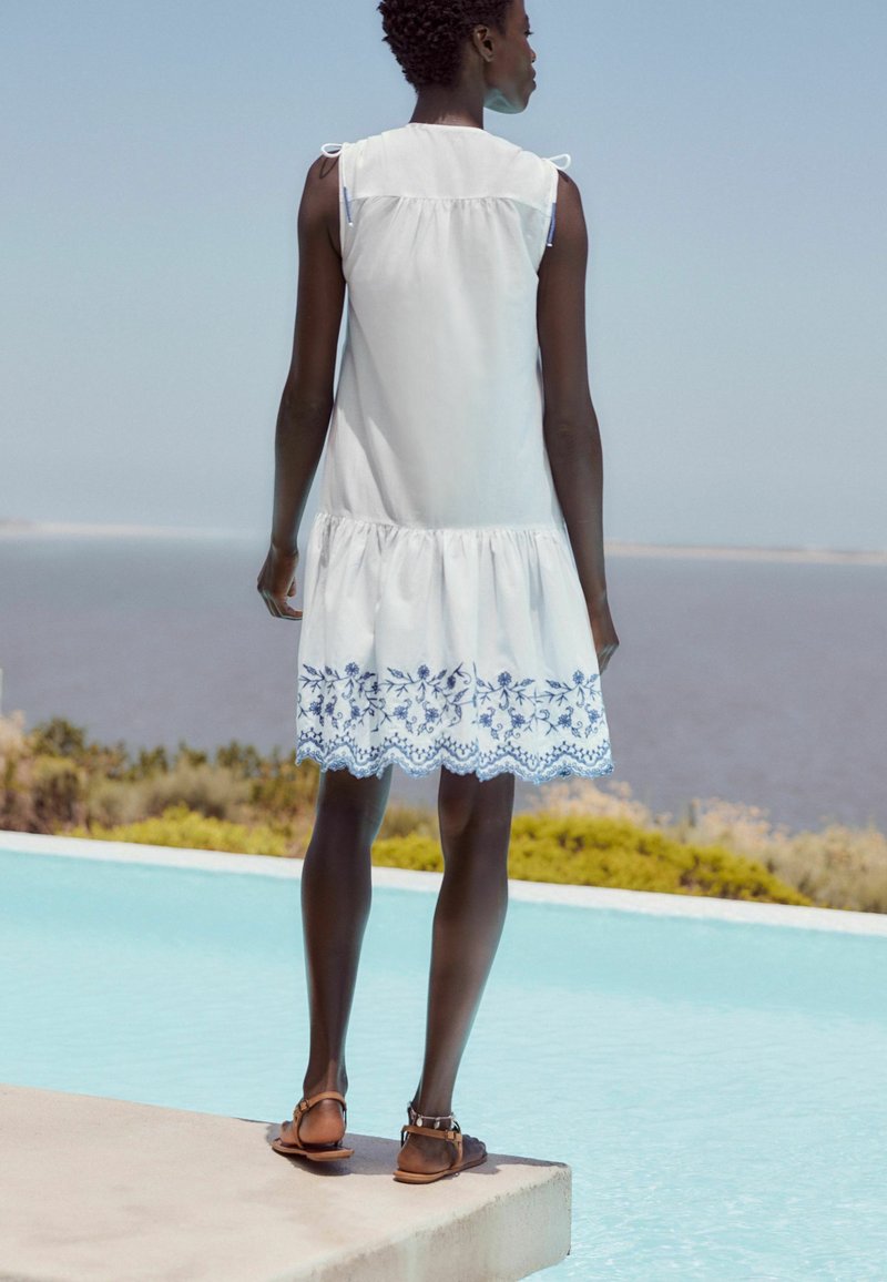 Next EMBELLISHED TIERED REGULAR FIT - Päevakleit - white blue