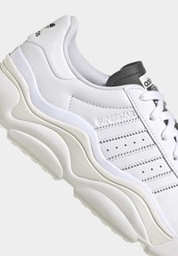 adidas Originals SUPERSTAR MILLENCON W - Baskets basses - cloud white   cloud white   core black