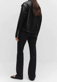 Mango Giacca in similpelle - black