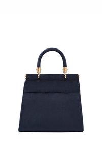 Bolso de ante azul marino con diseño estructurado, asa redondeada en la parte superior y detalles en hardware dorado. Presenta un bolsillo con solapa en la parte frontal.