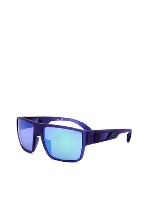 Occhiali da sole sportivi viola con grandi lenti rettangolari blu specchiate e logo Adidas sulle astine su sfondo bianco.