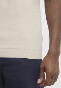 Casual Friday CFKARL - Basic póló - light sand