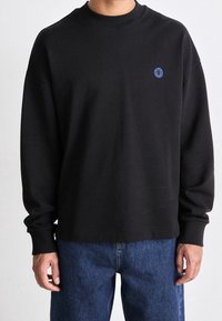 HUGO Sudadera - black