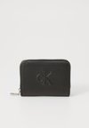 SCULPTED MED FLAP ZIP AROUND - Portofel - black