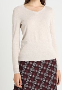 Zalando Essentials Strickpullover - sand
