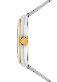 Reloj de metal plateado con un amplio bisel dorado, corona redonda y una correa enlazada. El diseño presenta contornos suaves y un acabado pulido.