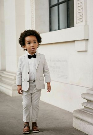 Next, BLAZER, SHIRT, TROUSERS & BOW TIE SET  - REGULAR FIT - Blazer - neutral