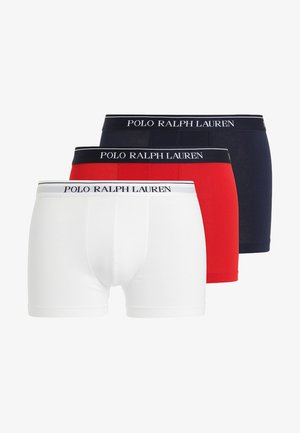 Drie paar Polo Ralph Lauren boxershorts in wit, rood en marineblauw. Voorzien van een logoband en een zachte, elastische katoenmix.