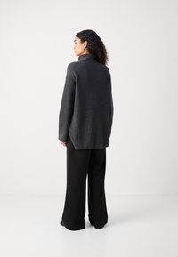 Marc O'Polo LONGSLEEVE STAND UP COLLAR - Strikkegenser - deep grey melange