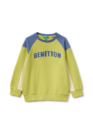 Sudadera para niño de manga larga con bloques de color azul y crema, cuerpo verde claro y "BENETTON" bordado en azul en la parte delantera.
