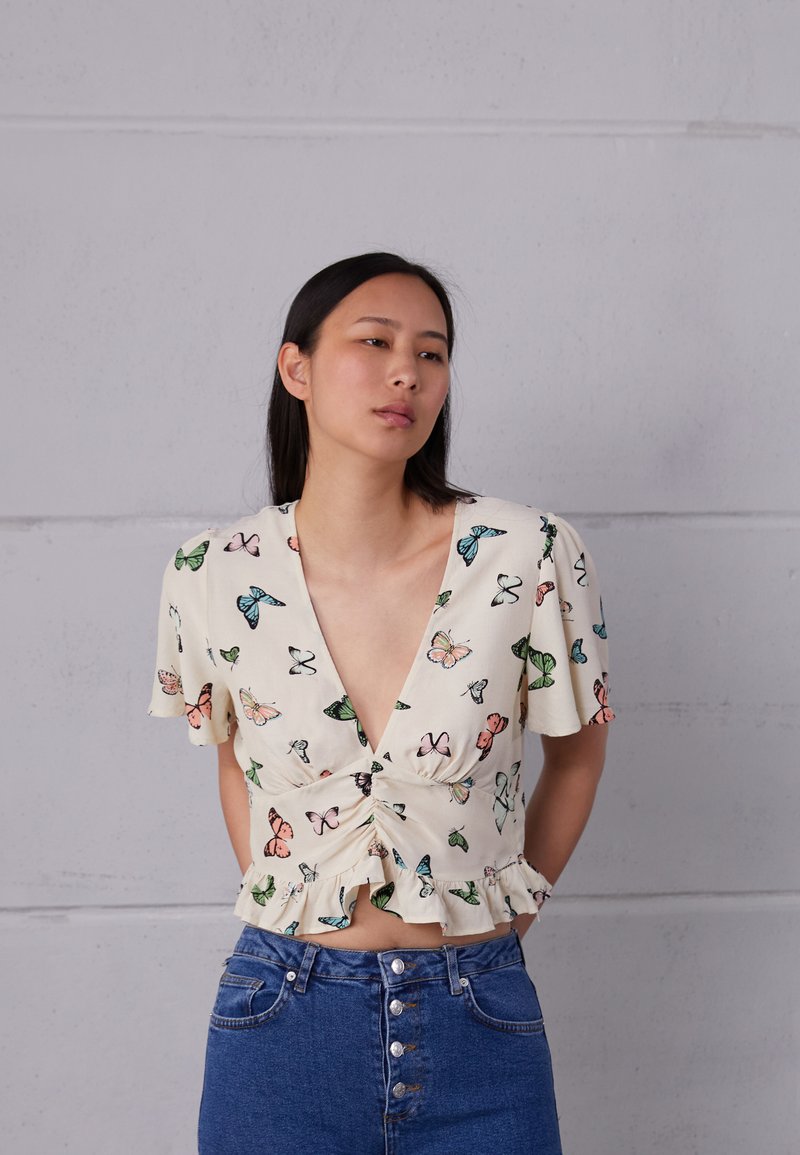 NA-KD FRONT ROUCHING FRILL - T-shirt estampada - multi-coloured