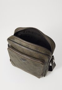 Guess MILANO UNISEX - Borsa a tracolla - military green/black