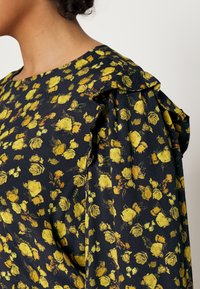 Tommy Hilfiger Curve MOSS ROSE DRESS  - Φόρεμα ημέρας - frosted ditsy