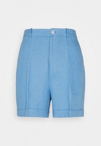 Ljust blå linneshorts med en skräddarsydd passform, med knappstängning i midjan, veck och uppvikta fållar. Slät textur.