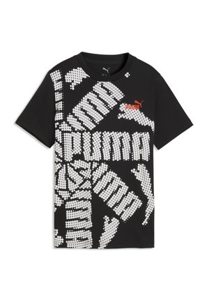 Sort kortærmet Puma t-shirt med hvide prikkede logoer og mønstre spredt over fronten og et lille orange Puma-logo nær halsudskæringen.