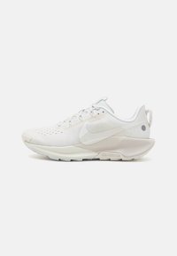 REACTX PEGASUS 5 - Chaussures de running - summit white/sail/light orewood brown