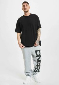 Dangerous DNGRS HERREN CLASSIC - Treniņtērpa apakšdaļas - grey melange