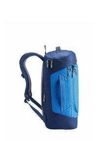 Mochila azul y marino con una forma aerodinámica, tela duradera, dos compartimentos con cremallera, correas acolchadas y un asa en la parte superior.