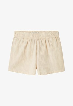 Pantalones cortos de color beige claro, hechos de una tela texturizada con una cinturilla elástica y detalles fruncidos, que presentan un corte relajado y sin bolsillos.