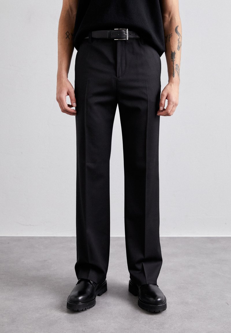Filippa K BOOTCUT TROUSERS - Stoffhose - black